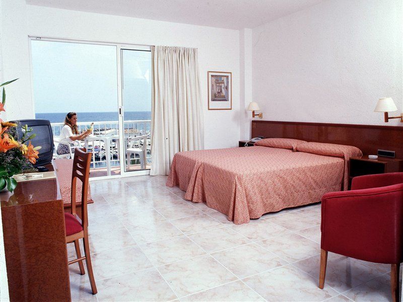 Hotel Catalonia Del Mar - Adults Only Cala Bona  Zewnętrze zdjęcie